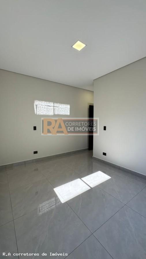 Casa à venda com 2 quartos, 150m² - Foto 9