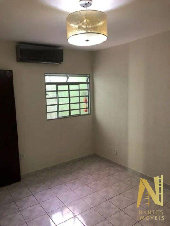 Casa à venda com 4 quartos, 180m² - Foto 11