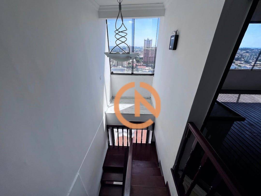 Apartamento à venda com 4 quartos, 217m² - Foto 10