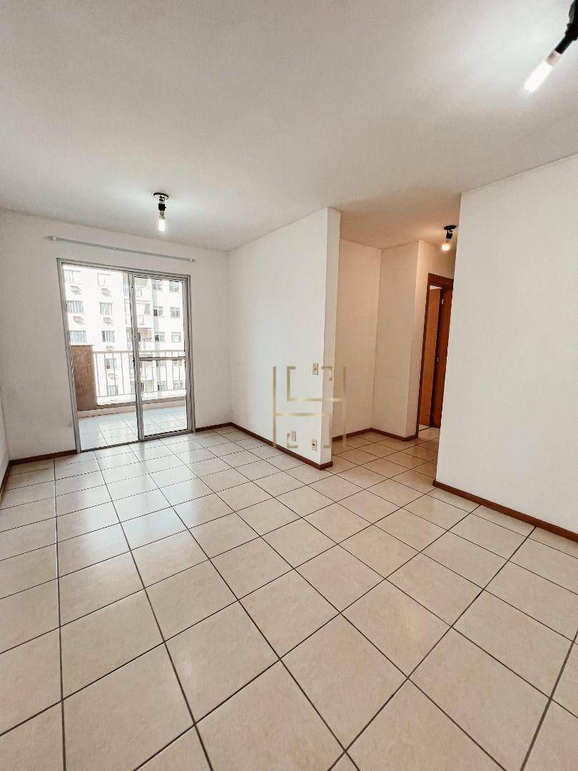 Apartamento à venda com 2 quartos, 71m² - Foto 1