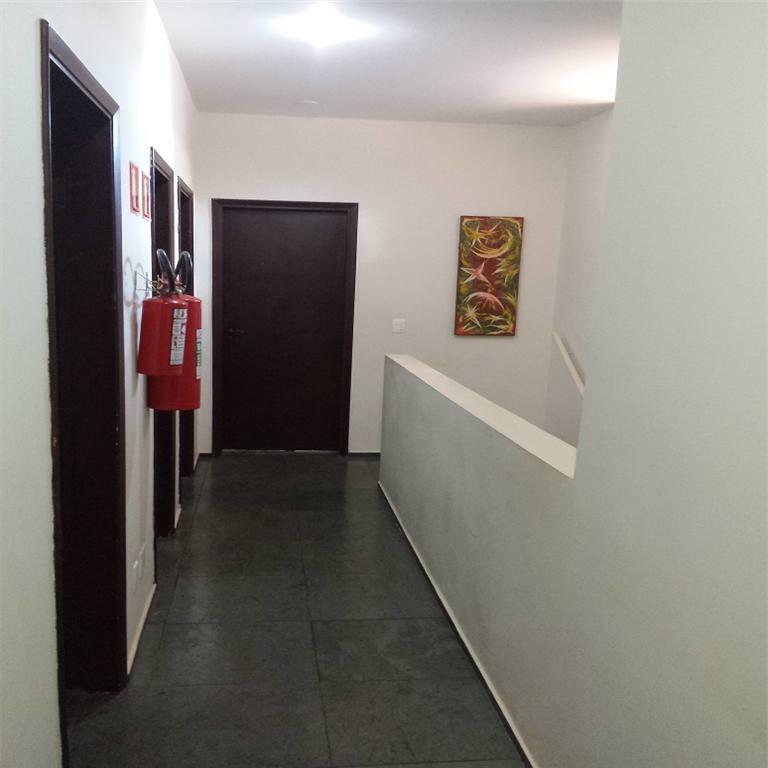 Casa para alugar com 4 quartos, 320m² - Foto 3