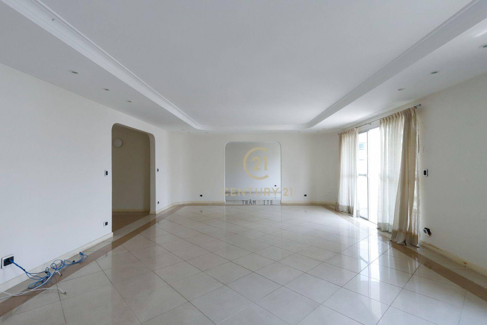 Apartamento para alugar com 4 quartos, 312m² - Foto 4