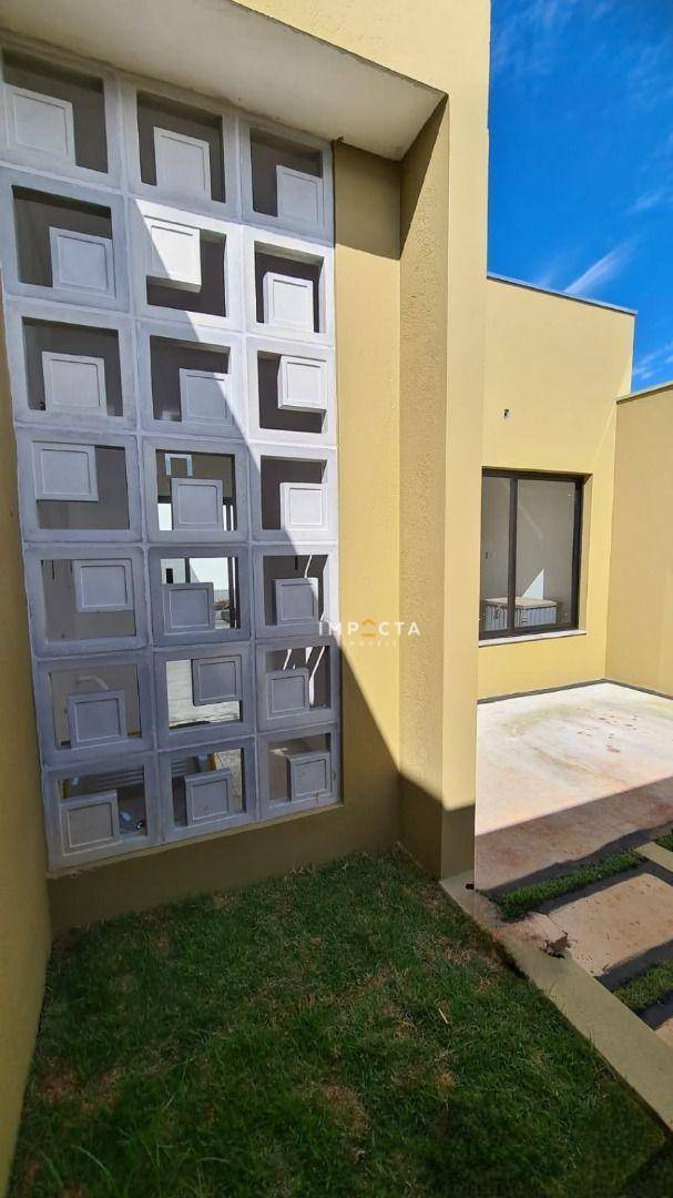 Casa à venda com 3 quartos, 113m² - Foto 1