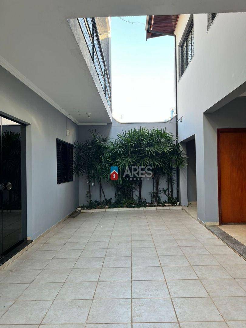 Casa para alugar com 3 quartos, 460m² - Foto 41