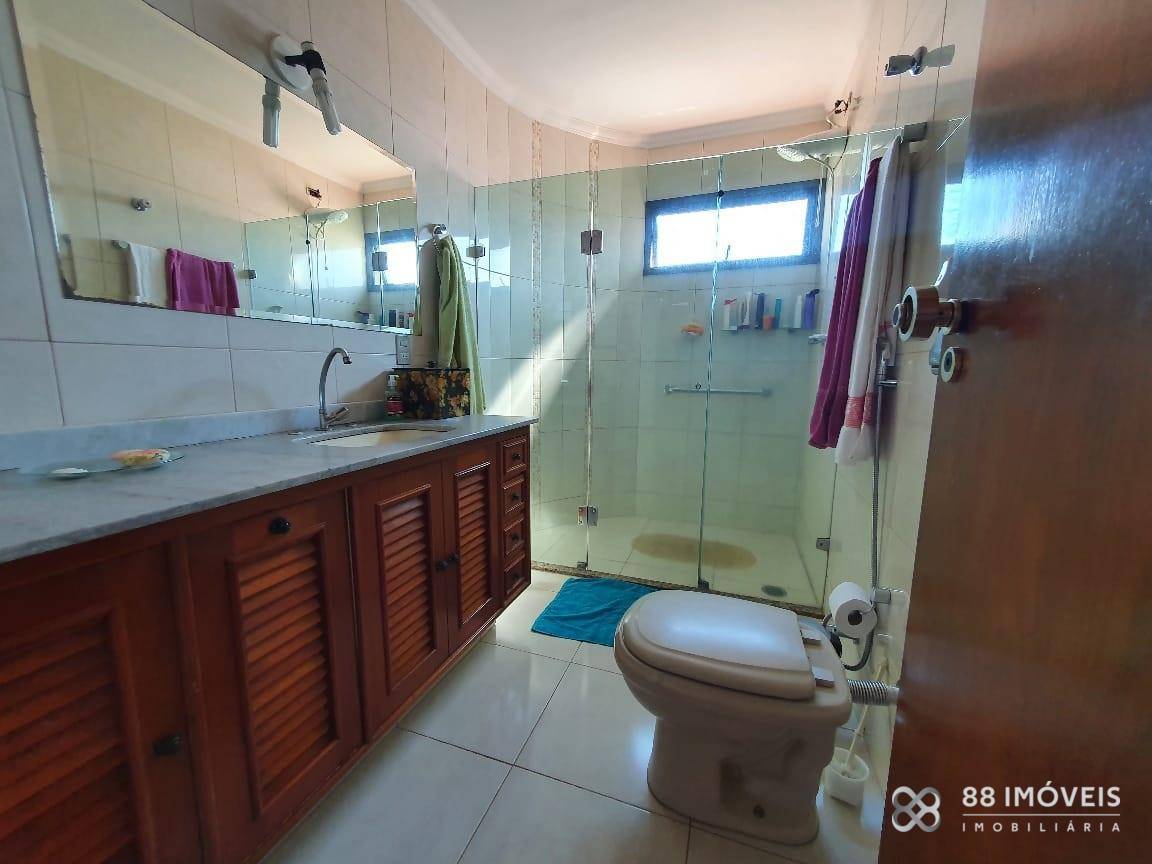 Apartamento à venda com 3 quartos, 137m² - Foto 12