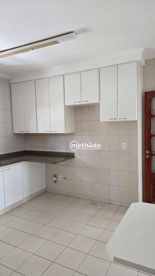 Casa à venda e aluguel com 3 quartos, 350m² - Foto 9