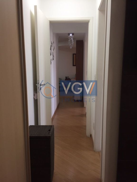 Apartamento à venda com 2 quartos, 62m² - Foto 7