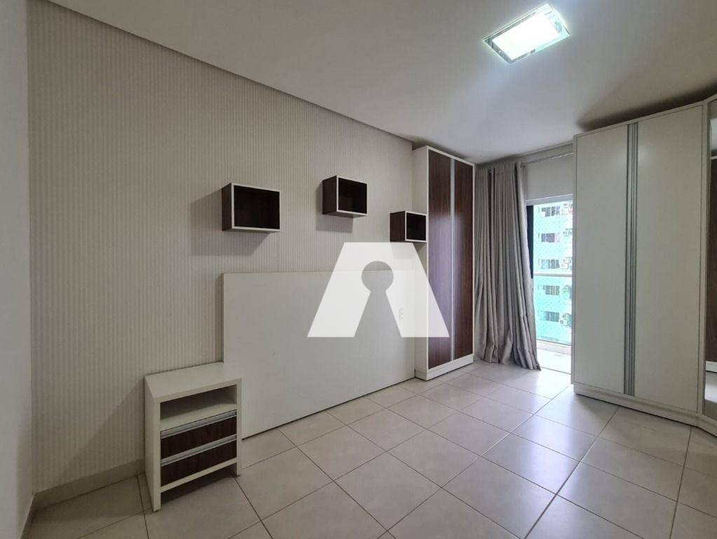 Apartamento para alugar com 3 quartos, 206m² - Foto 13