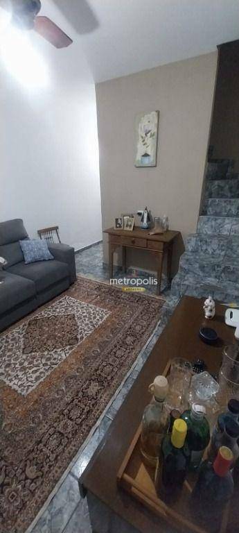 Sobrado à venda com 4 quartos, 204m² - Foto 1