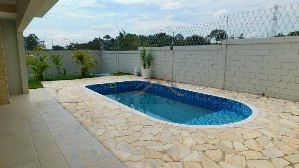 Casa de Condomínio à venda com 4 quartos, 241m² - Foto 4