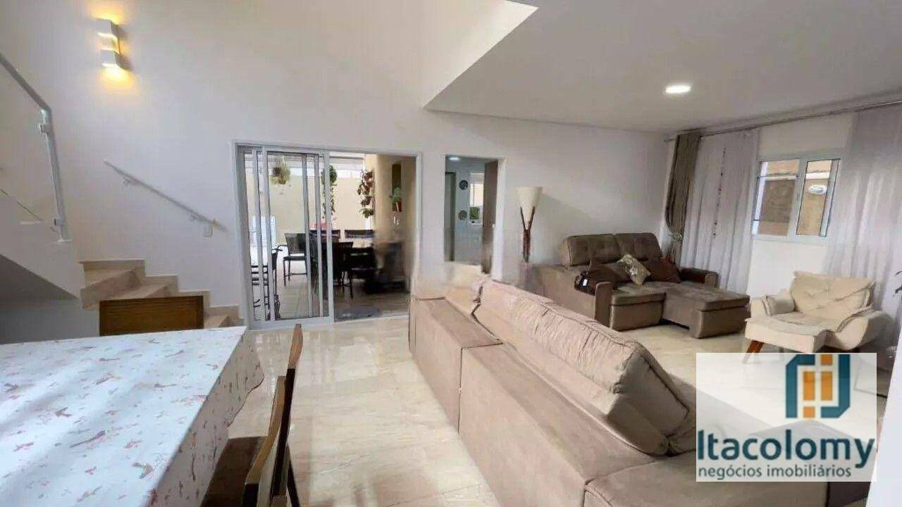 Casa de Condomínio à venda com 3 quartos, 224m² - Foto 3