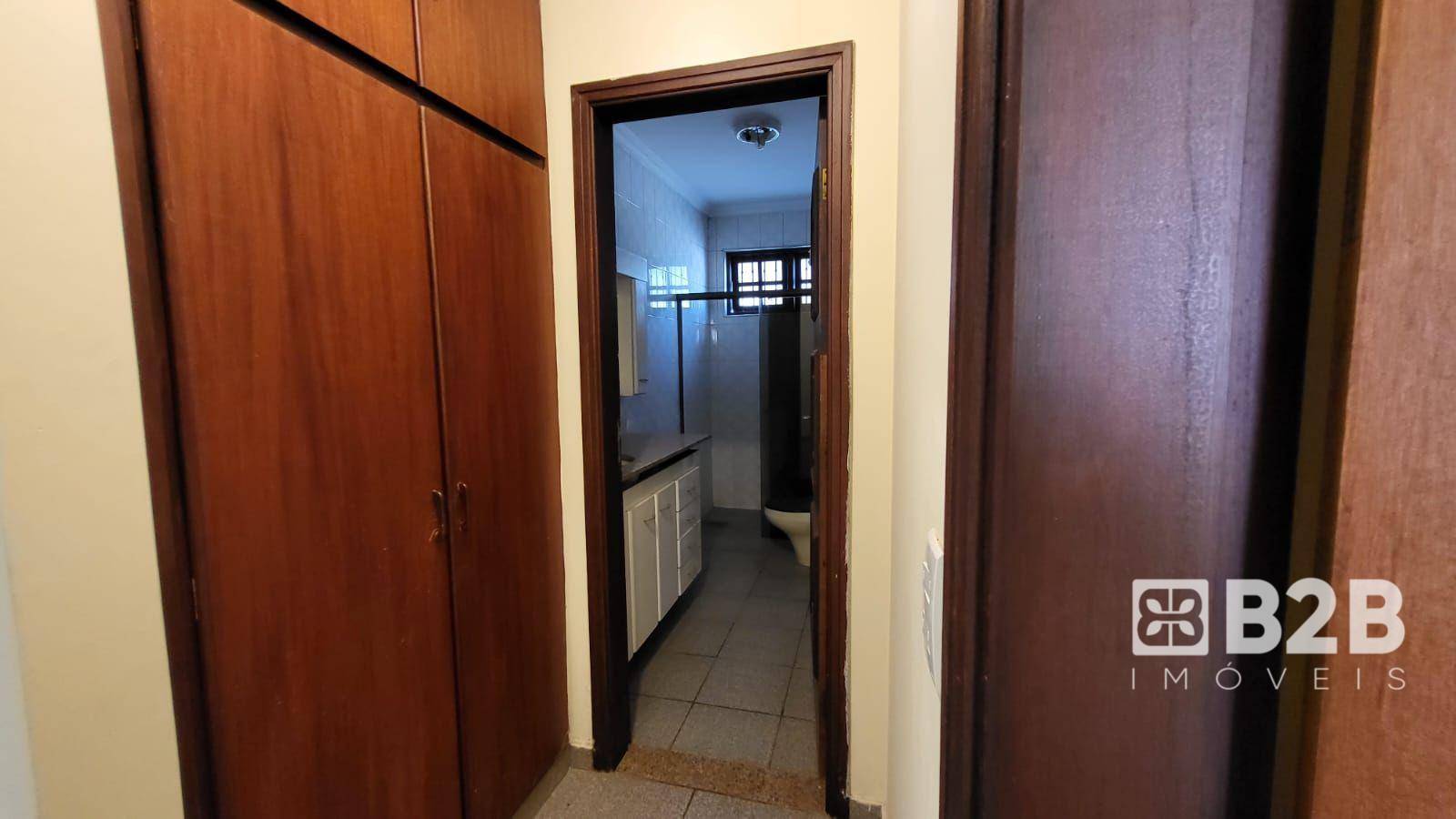 Casa para alugar com 6 quartos, 416m² - Foto 15