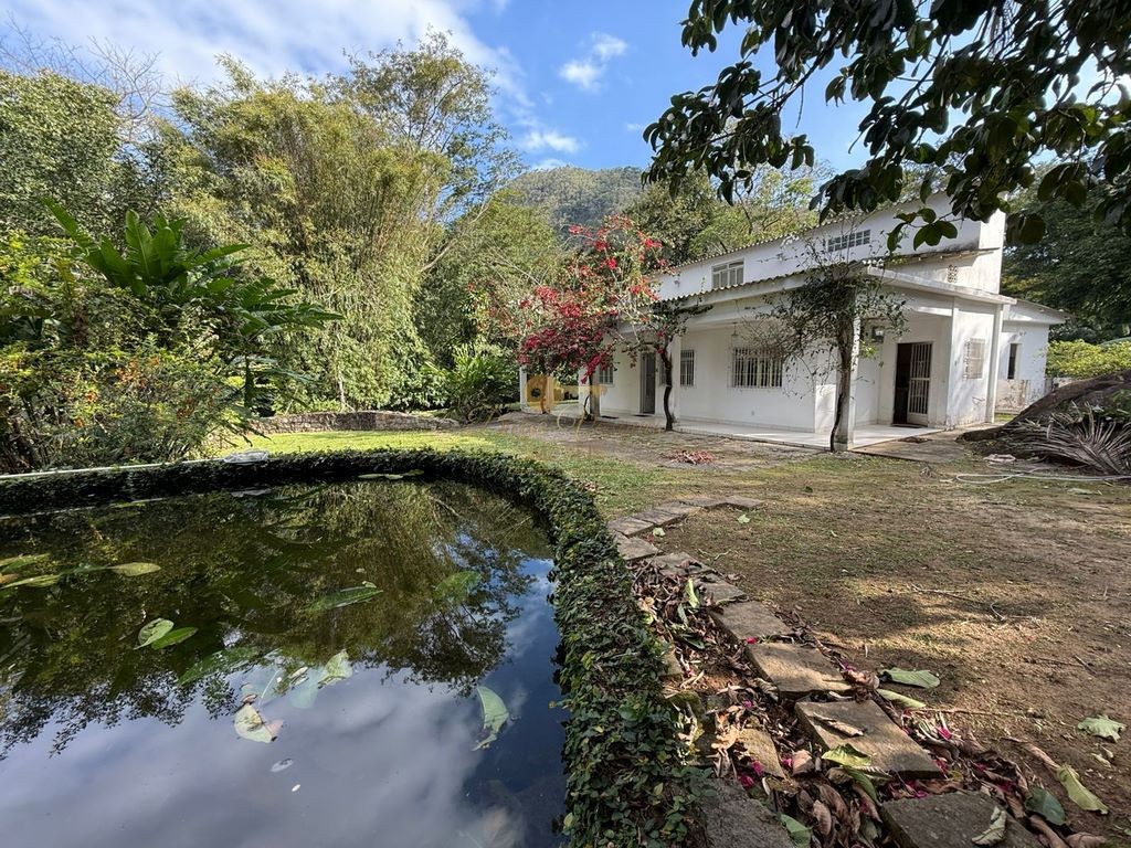 Casa à venda com 4 quartos, 3597m² - Foto 1
