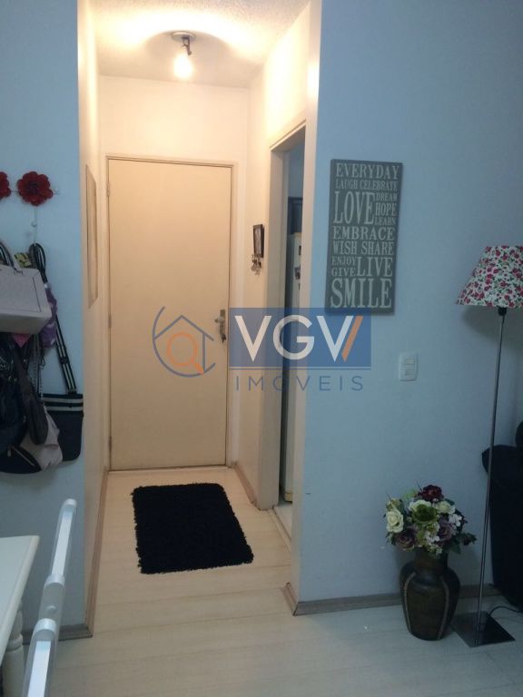 Apartamento à venda com 2 quartos, 48m² - Foto 2