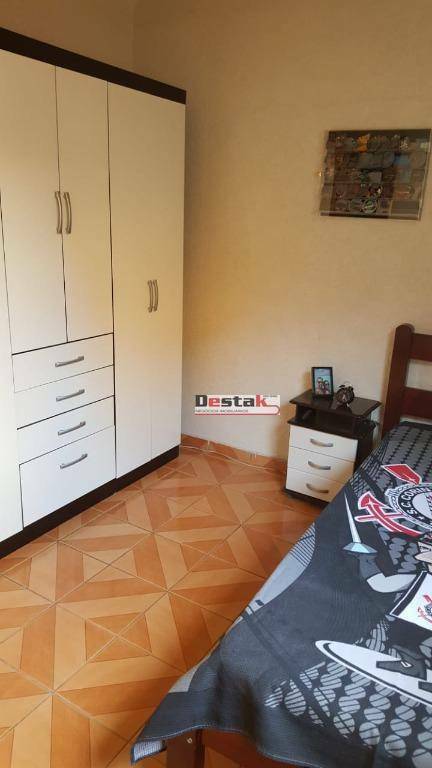 Sobrado à venda com 5 quartos, 230m² - Foto 2