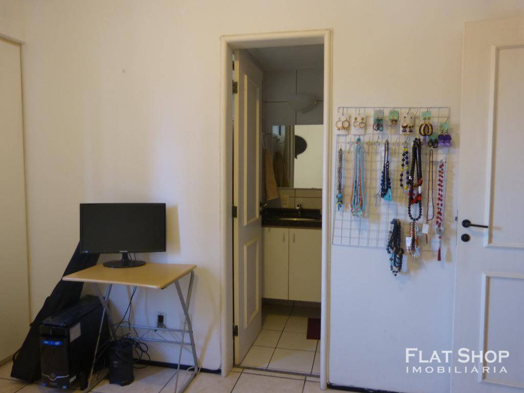 Apartamento à venda com 3 quartos, 135m² - Foto 17