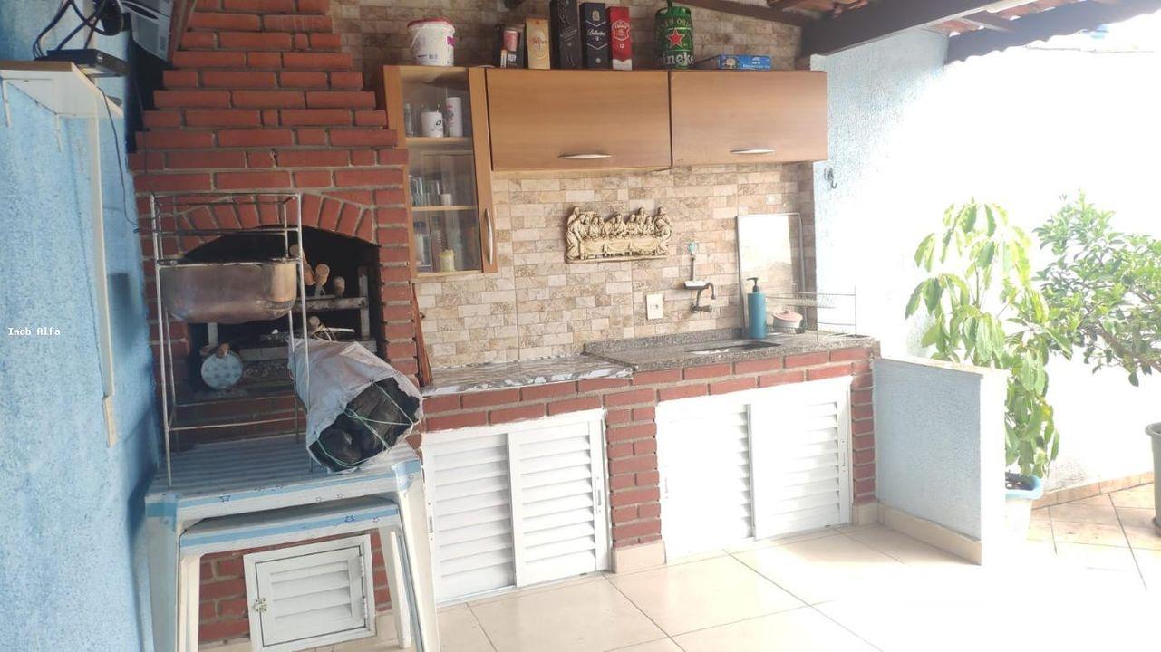 Casa à venda com 3 quartos, 200m² - Foto 2