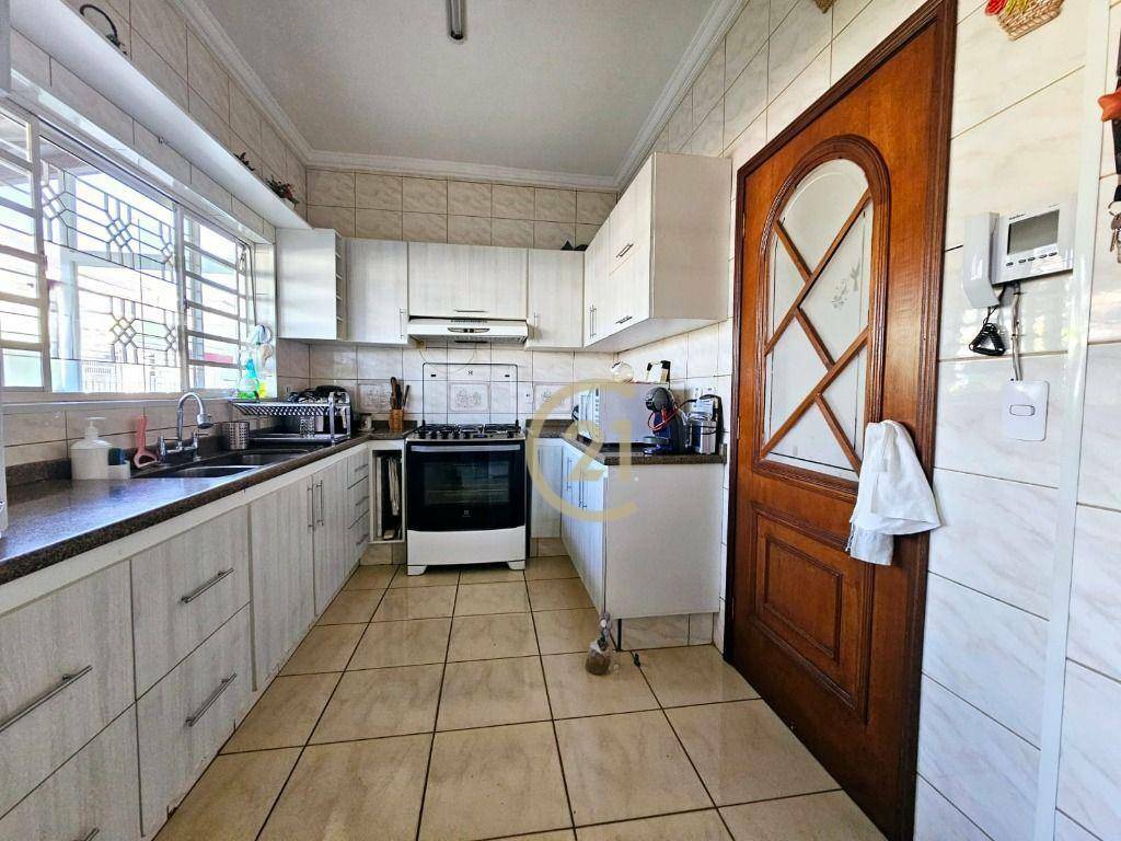 Sobrado à venda com 4 quartos, 220m² - Foto 10