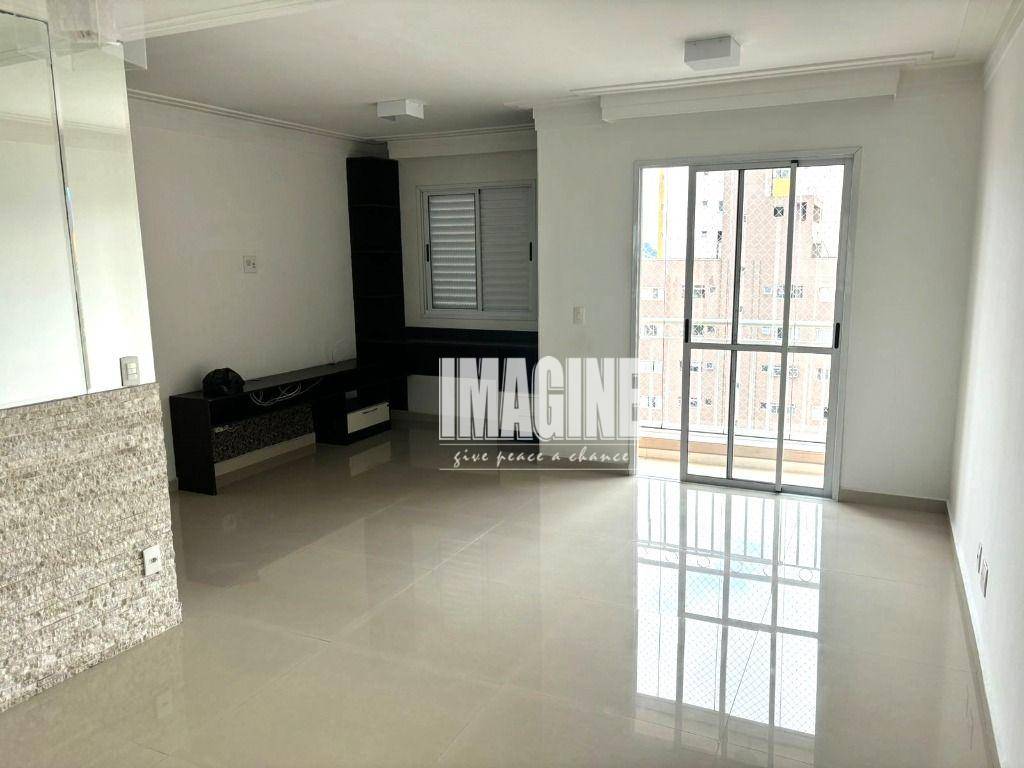 Apartamento à venda com 2 quartos, 69m² - Foto 1