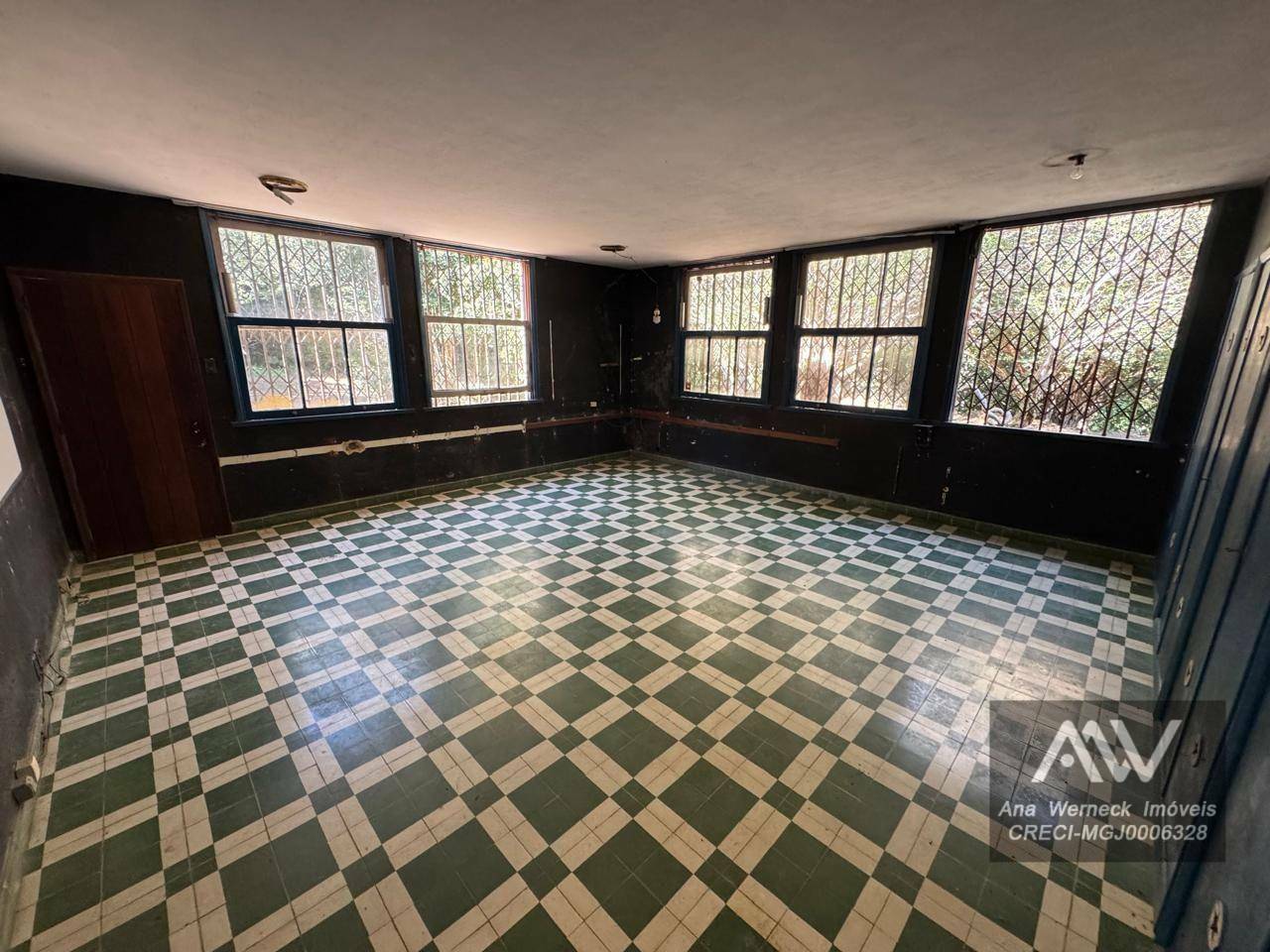 Chácara à venda com 8 quartos, 600m² - Foto 17