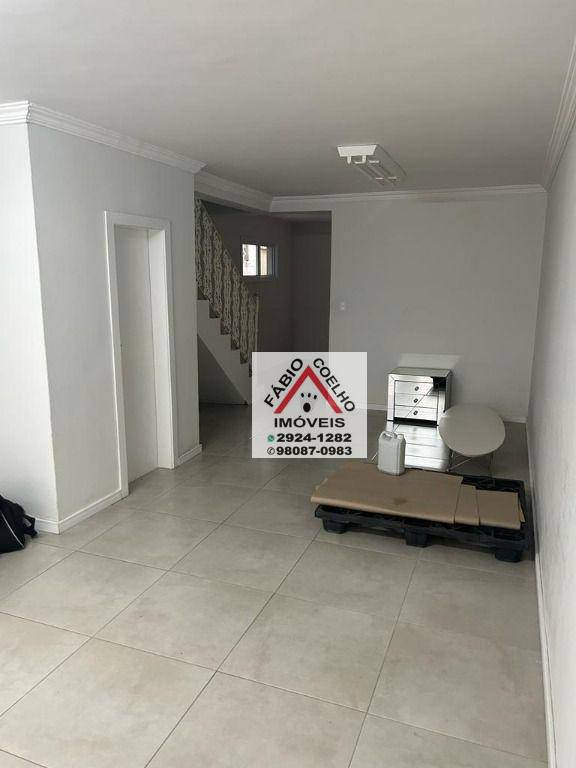 Casa à venda com 2 quartos, 140m² - Foto 1