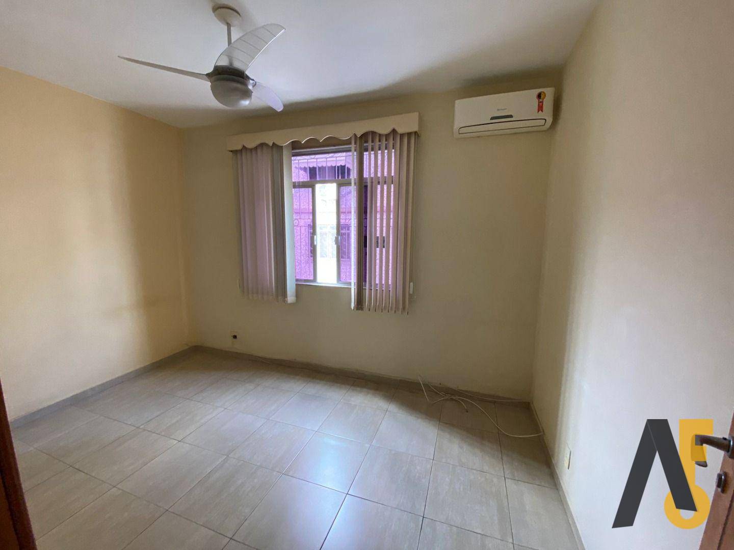 Apartamento à venda com 3 quartos, 81m² - Foto 4