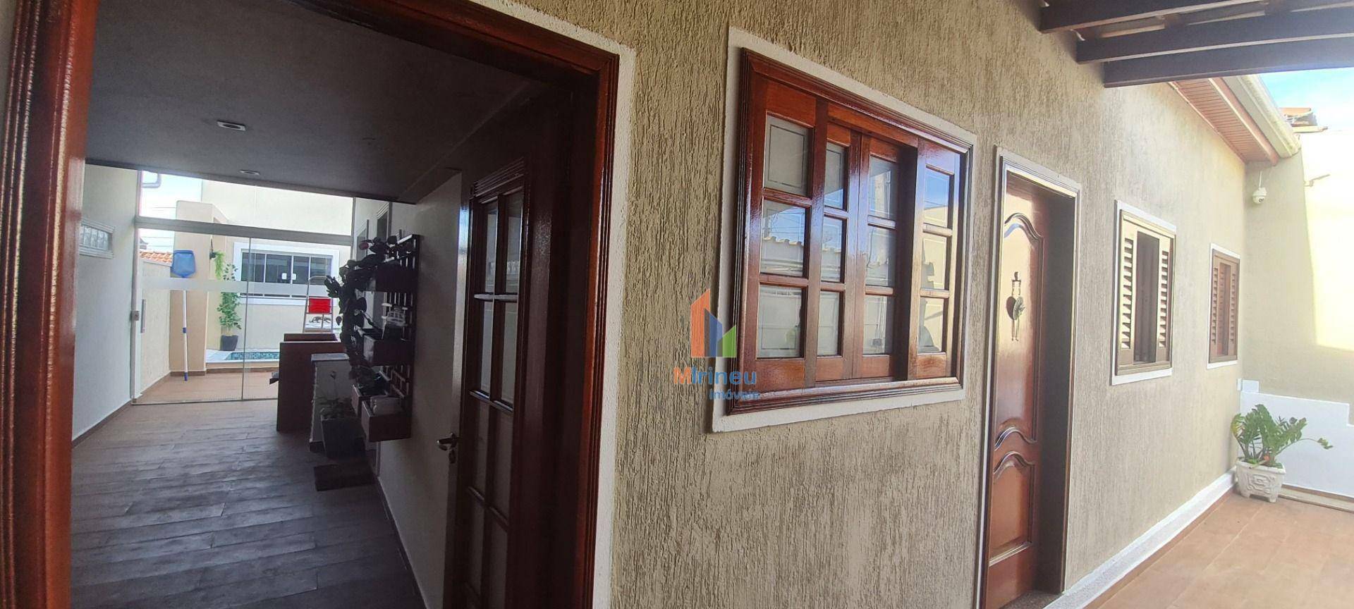 Casa à venda com 3 quartos, 100m² - Foto 2