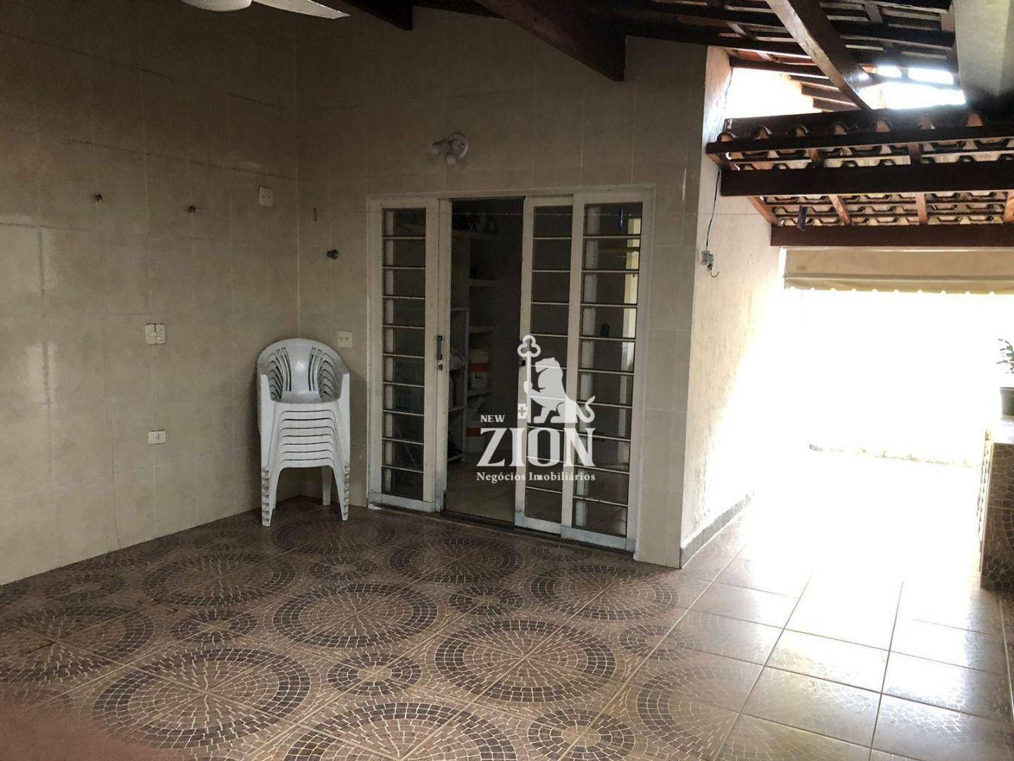 Casa à venda com 3 quartos, 200m² - Foto 11