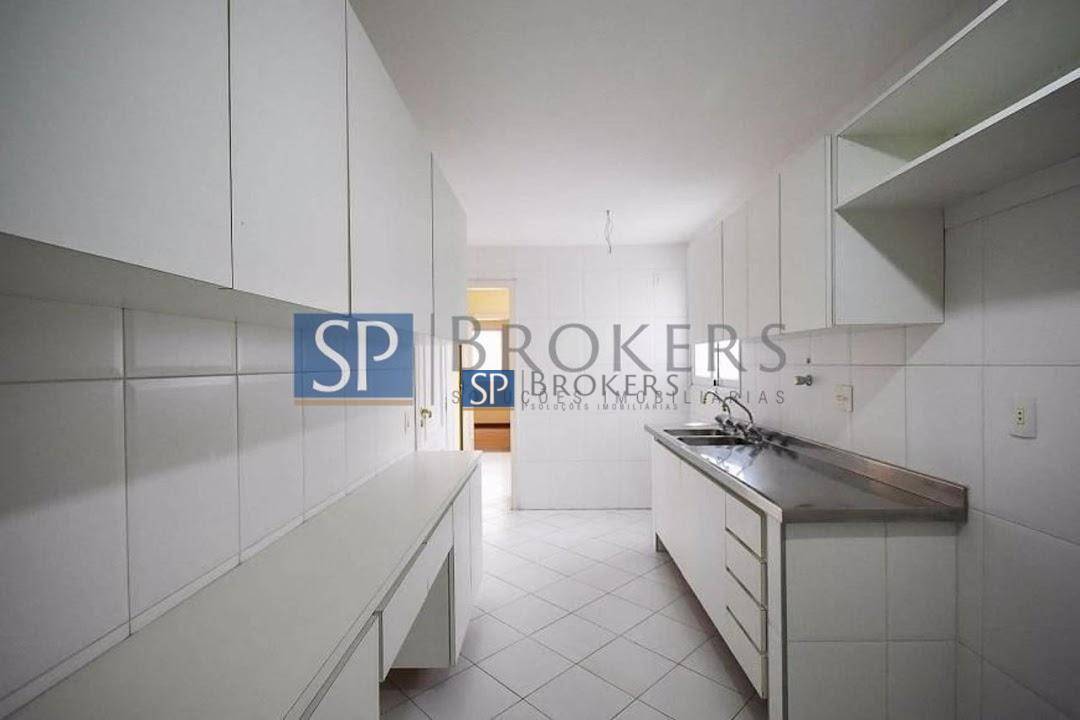 Apartamento para alugar com 4 quartos, 360m² - Foto 8