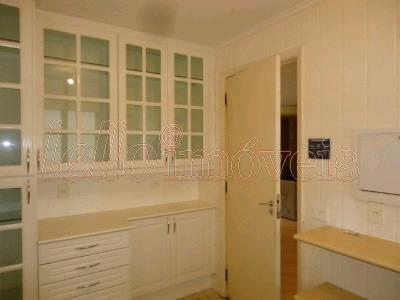 Apartamento para alugar com 2 quartos, 140m² - Foto 12