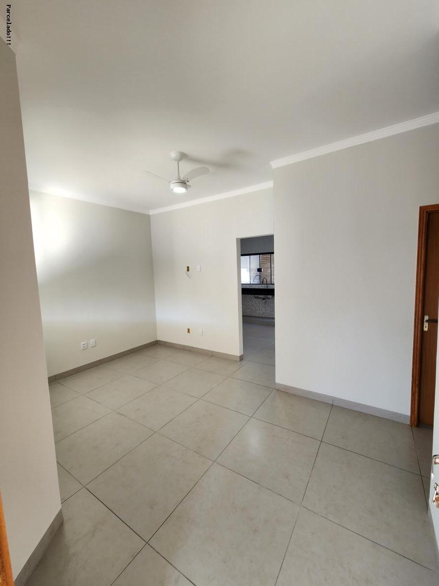 Casa à venda com 3 quartos, 250m² - Foto 2