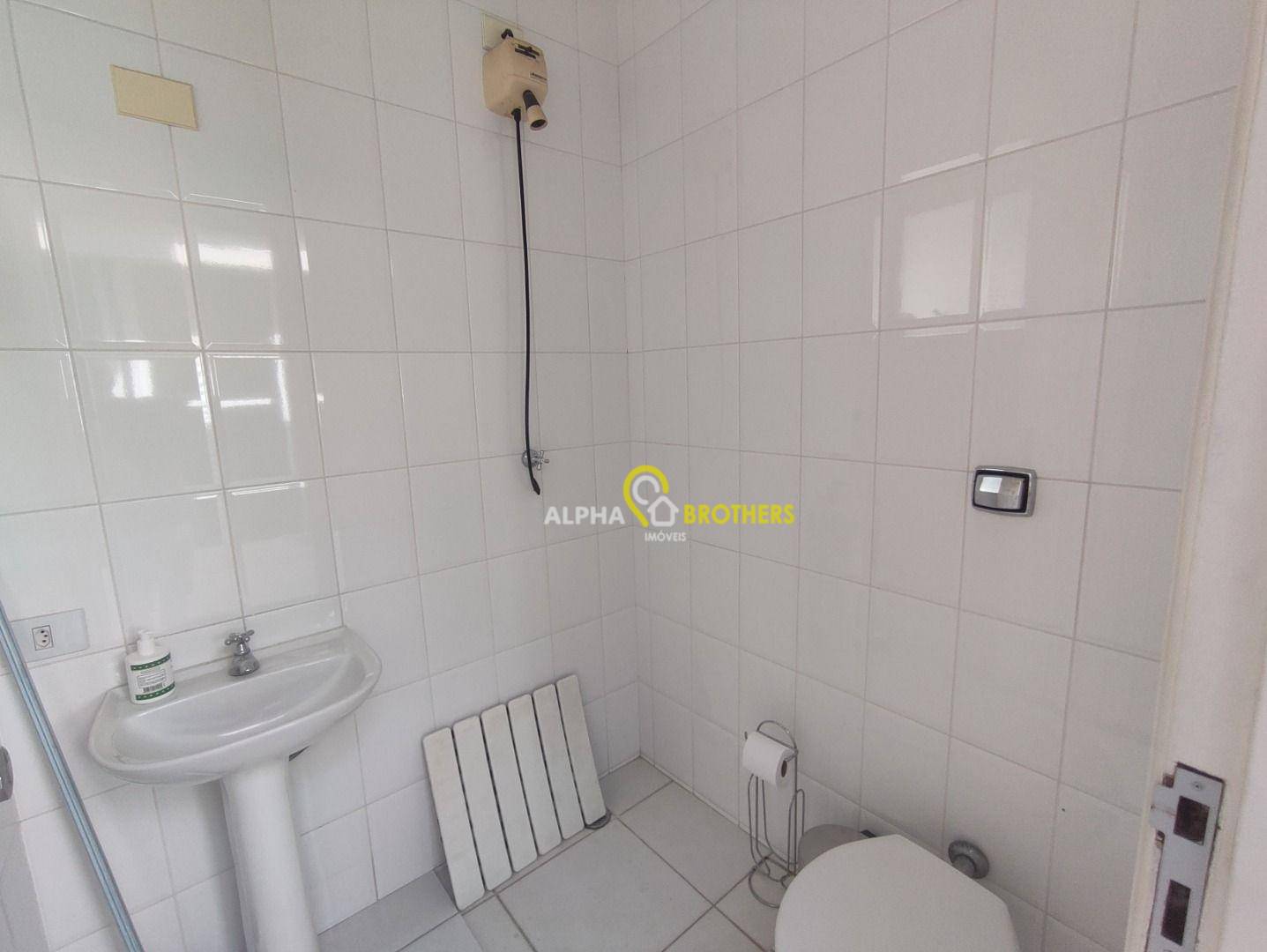 Casa de Condomínio à venda e aluguel com 3 quartos, 300m² - Foto 24