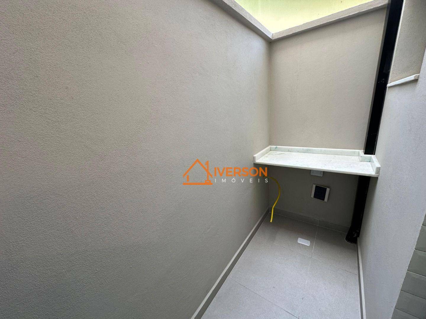 Casa à venda com 2 quartos, 44m² - Foto 9