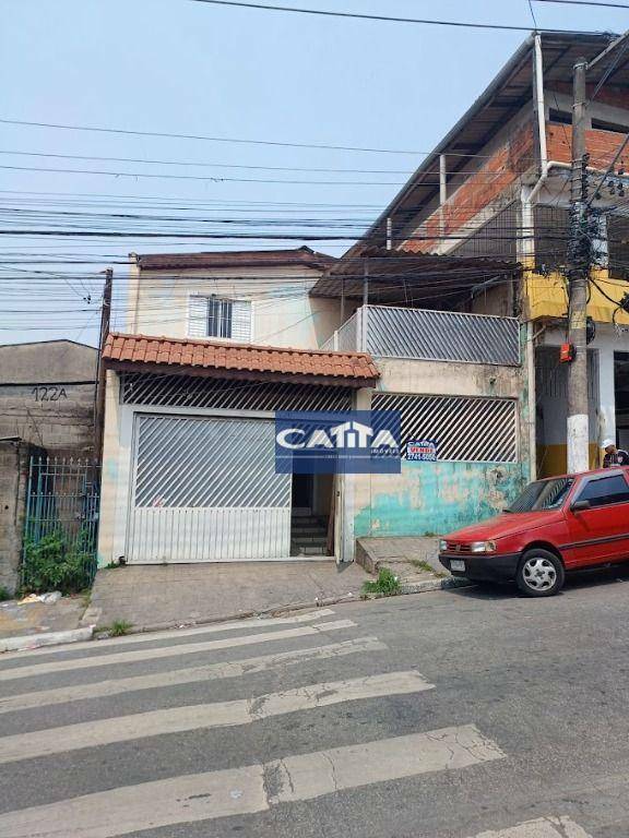 Sobrado à venda com 4 quartos, 200m² - Foto 1