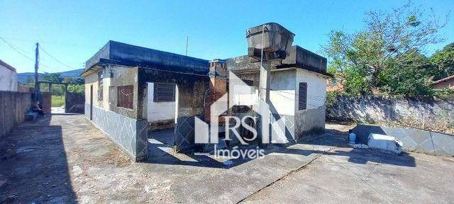 Casa à venda com 6 quartos, 200m² - Foto 4