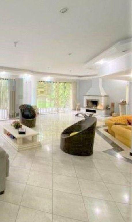 Sobrado para alugar com 4 quartos, 600m² - Foto 1