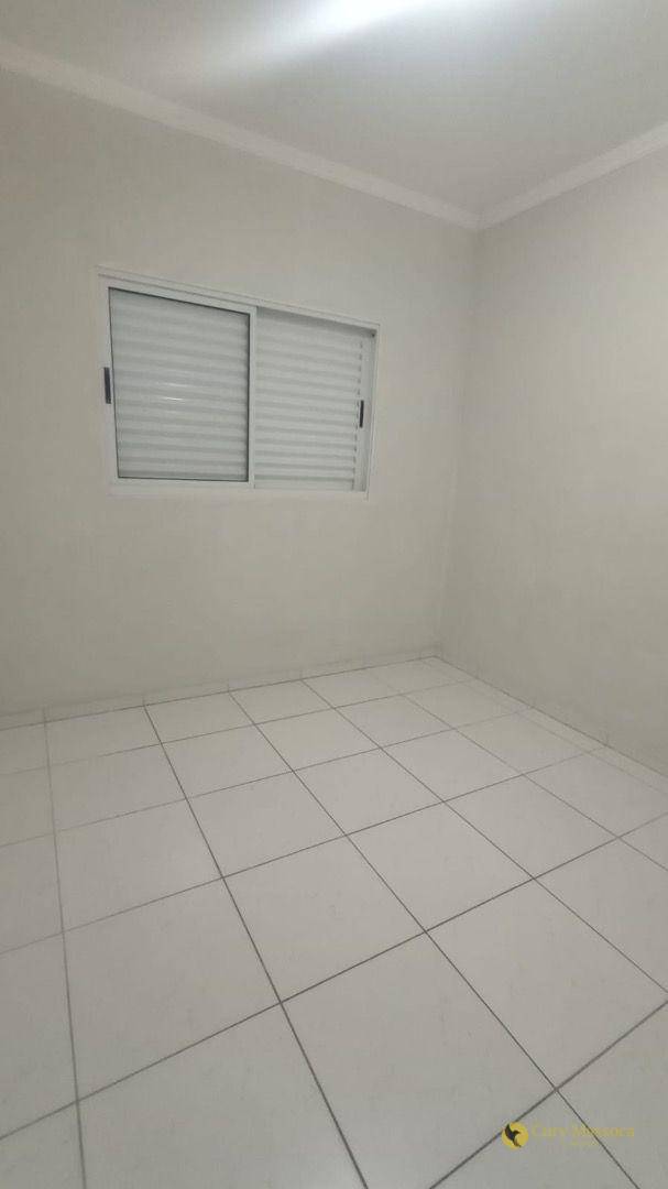 Casa para alugar com 2 quartos, 250m² - Foto 13