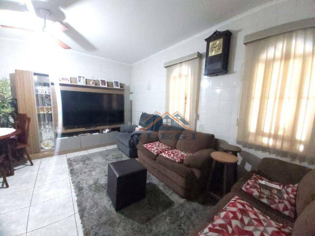 Casa, 3 quartos, 250 m² - Foto 3