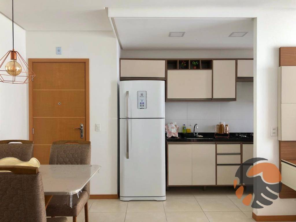 Apartamento à venda com 2 quartos, 70m² - Foto 12