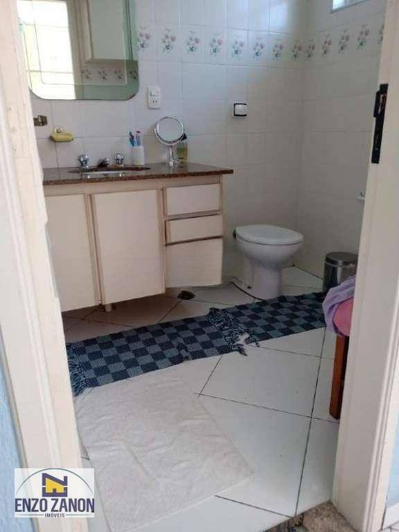 Casa para alugar com 5 quartos, 260m² - Foto 13