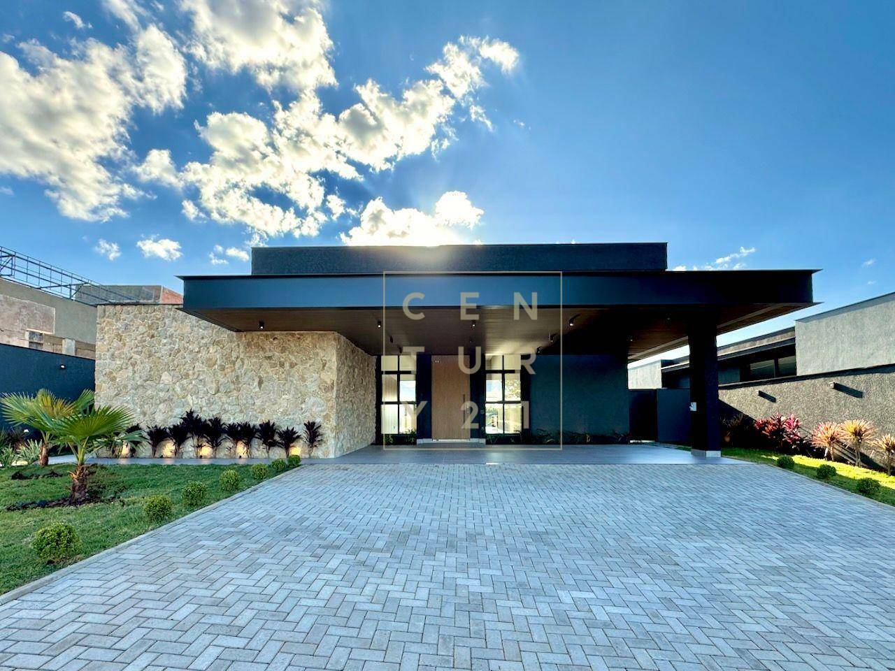 Casa de Condomínio à venda com 4 quartos, 450m² - Foto 2