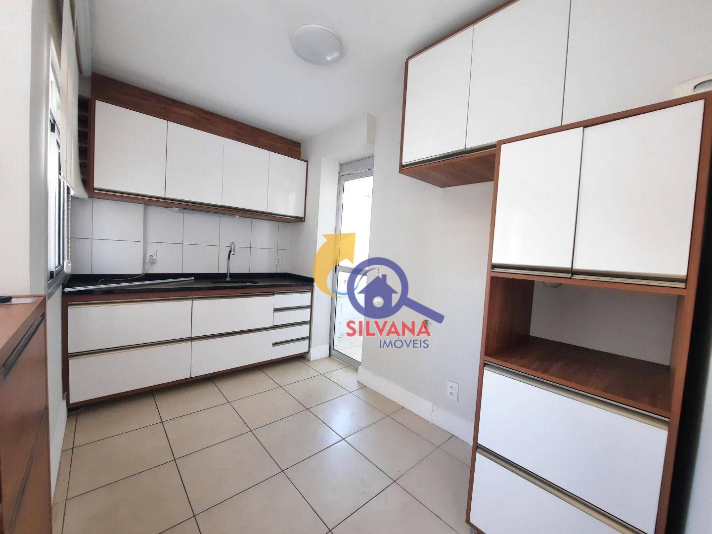 Apartamento à venda com 3 quartos, 82m² - Foto 4