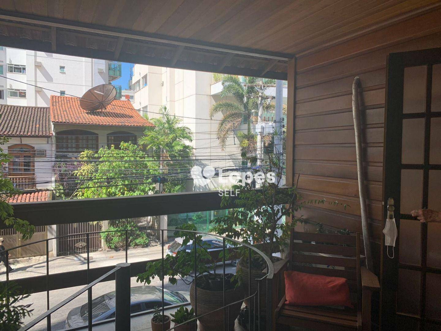 Casa à venda com 4 quartos, 160m² - Foto 1