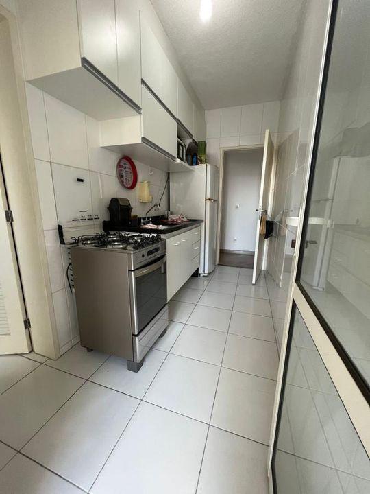 Apartamento à venda com 2 quartos, 76m² - Foto 3