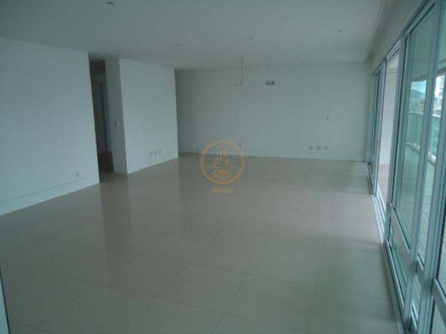 Apartamento à venda com 4 quartos, 191m² - Foto 8