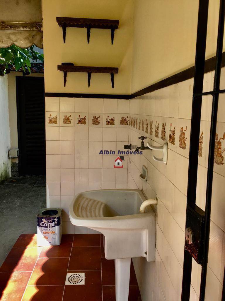 Casa à venda com 3 quartos, 130m² - Foto 3