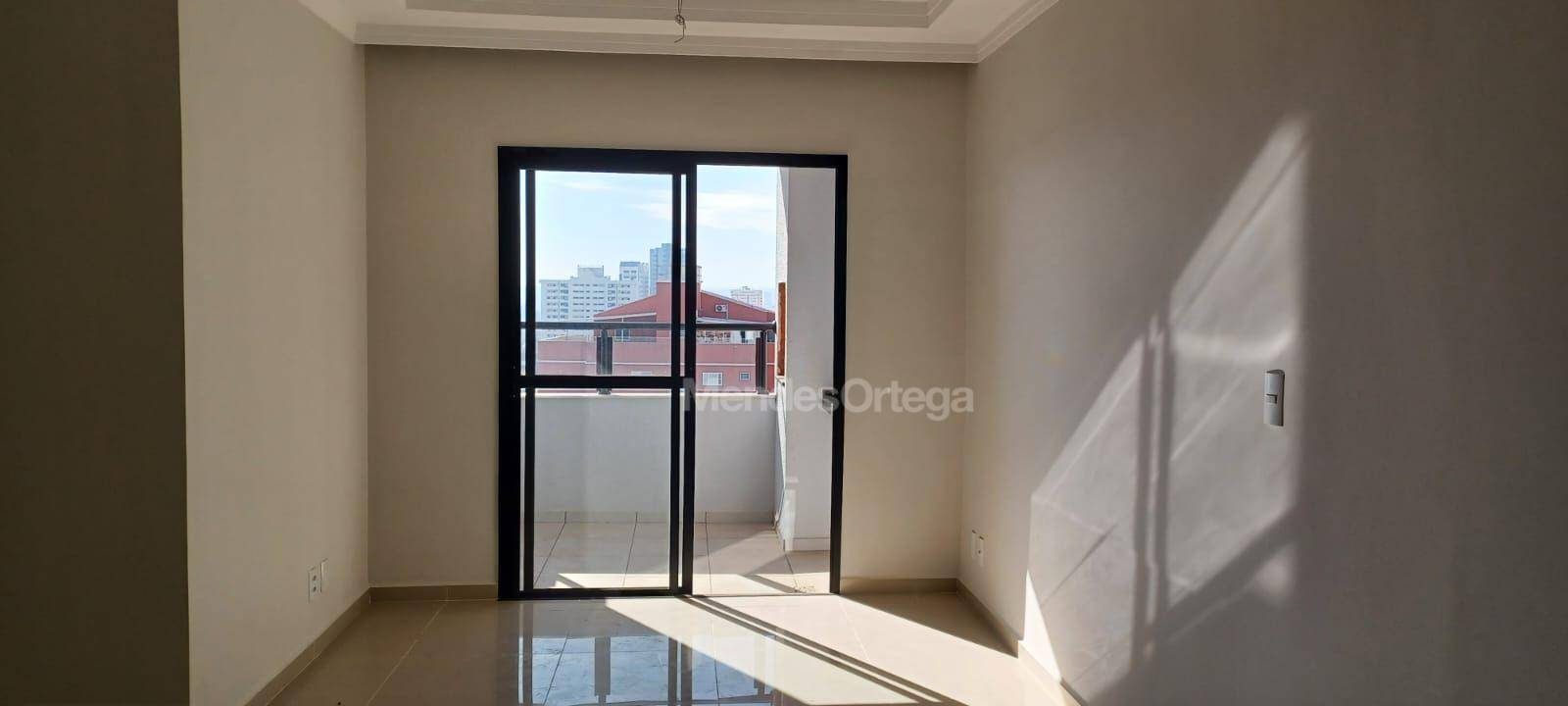 Apartamento à venda com 2 quartos, 73m² - Foto 2