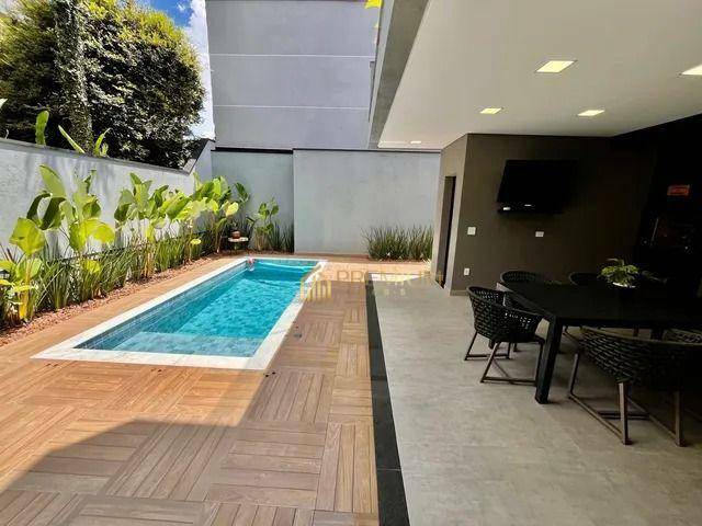 Sobrado à venda com 4 quartos, 215m² - Foto 1