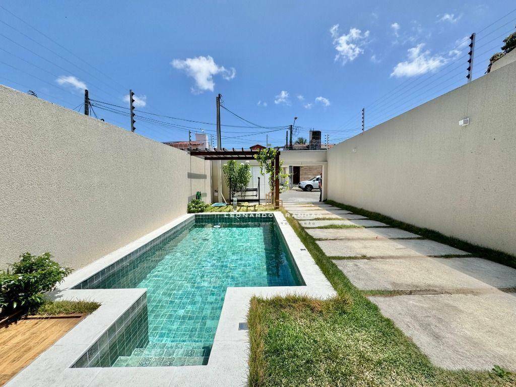 Casa à venda com 4 quartos, 149m² - Foto 5