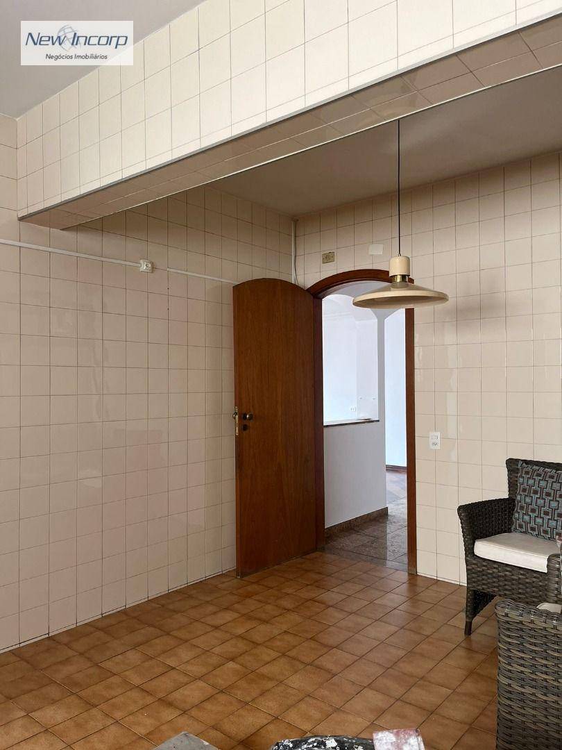 Apartamento à venda com 3 quartos, 233m² - Foto 2